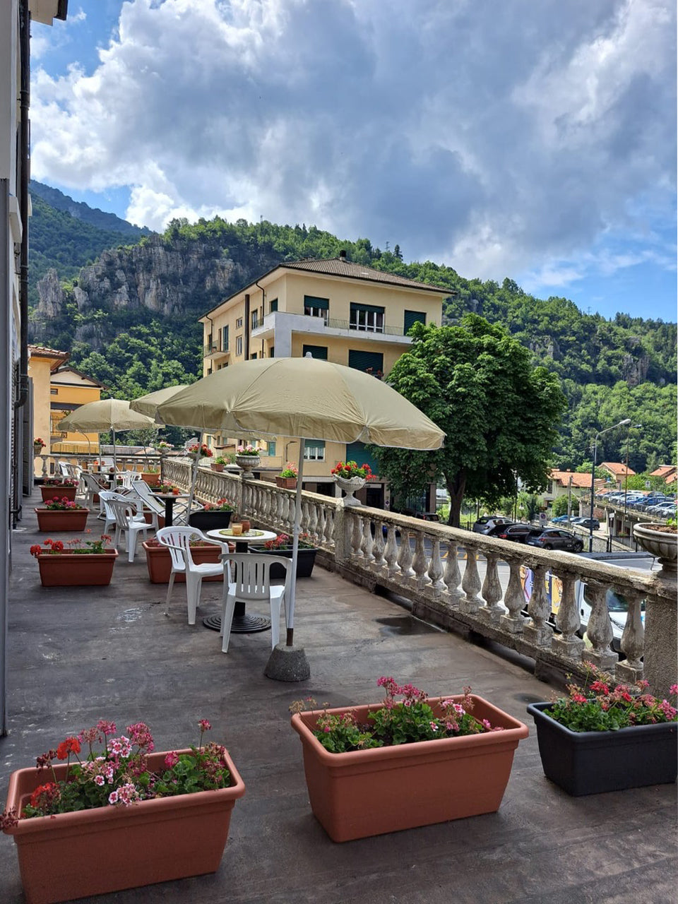 Hotel & food