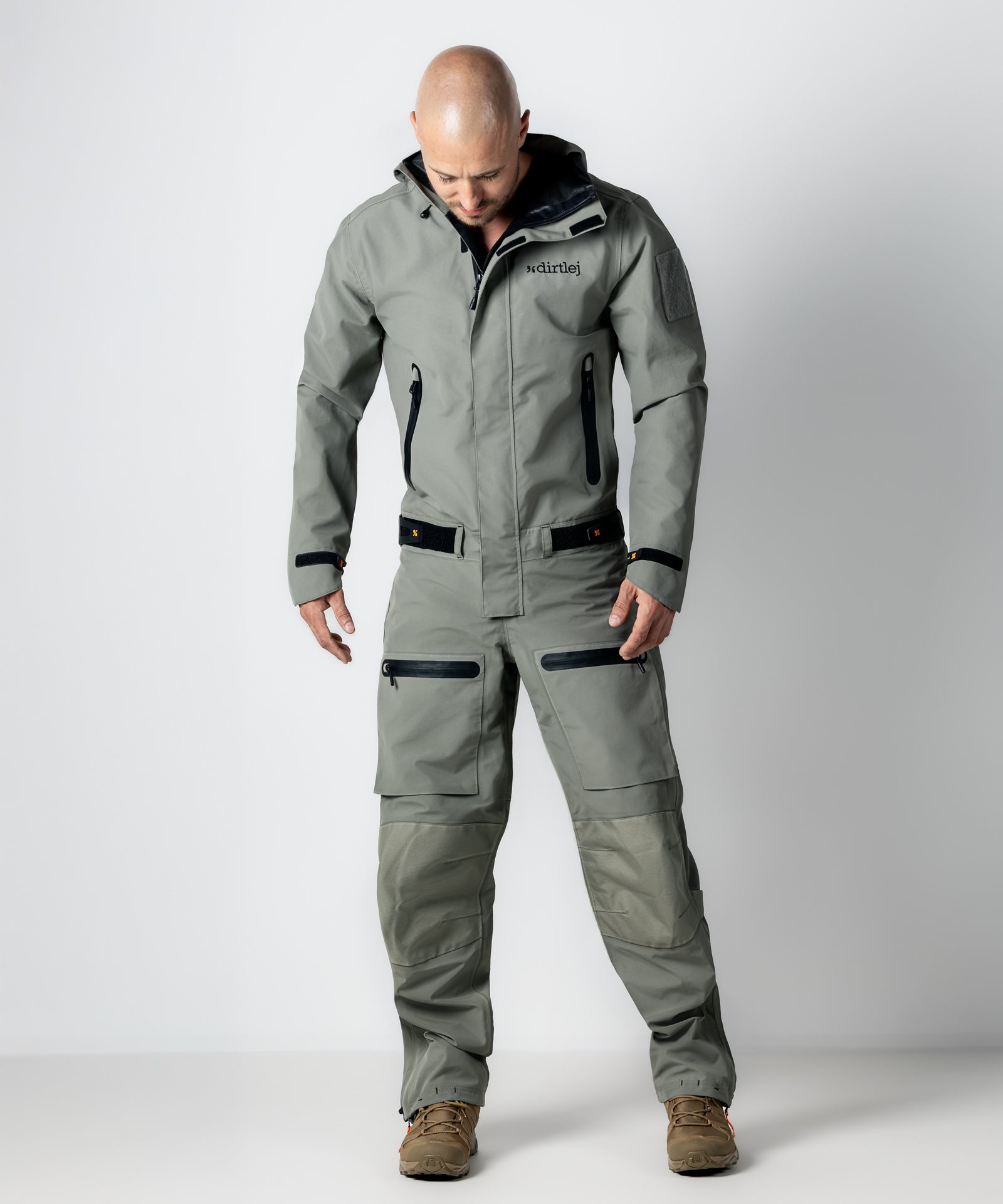 Utility
Suit